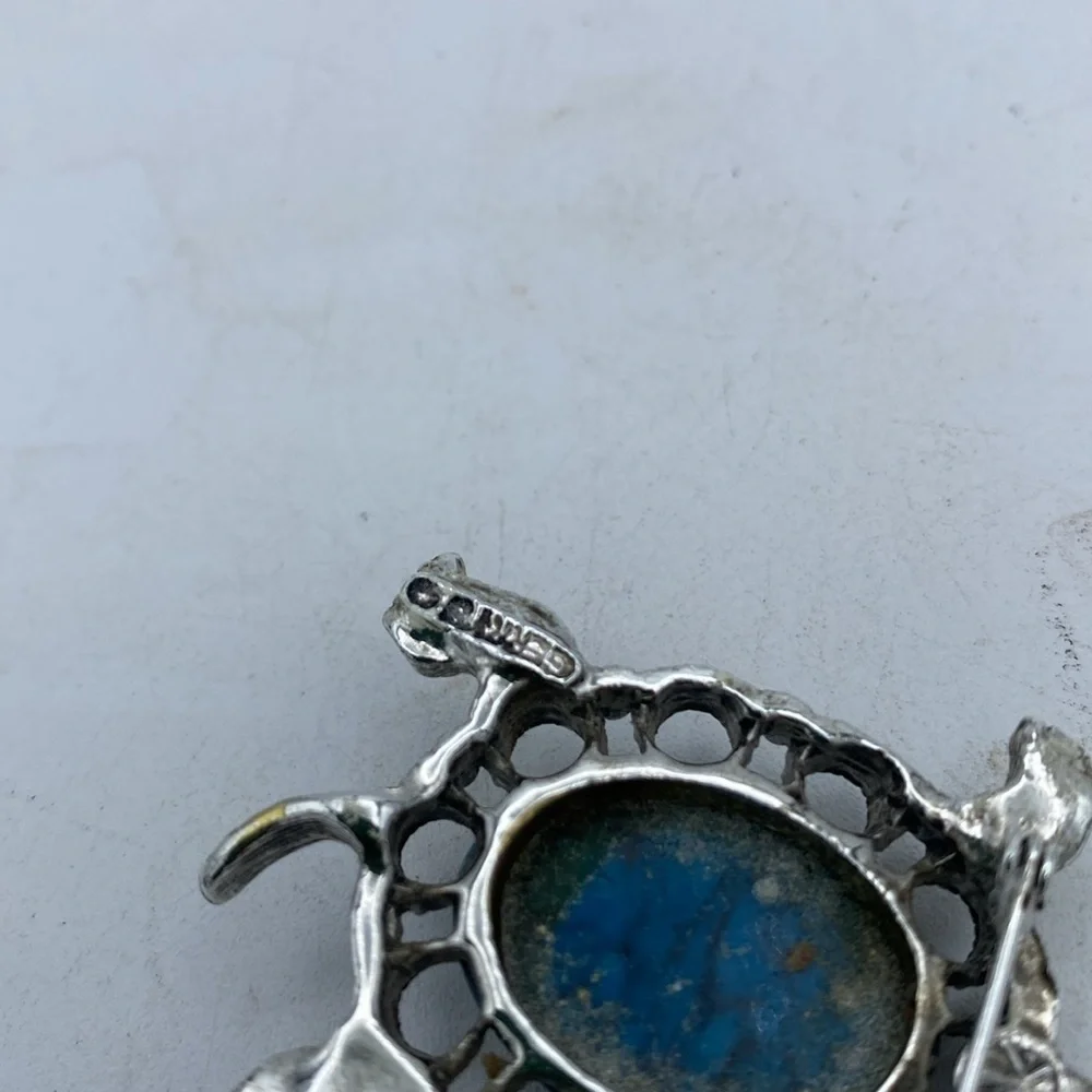 VTG silvertone turtle turquoise color stone by Gerrys pendant brooch pin western